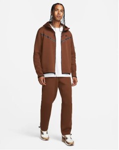 nike-tech-fleece-bruin