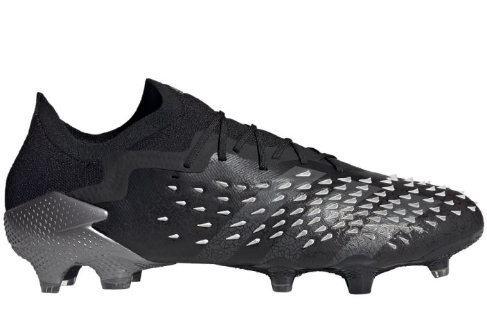 zwarte adidas predator