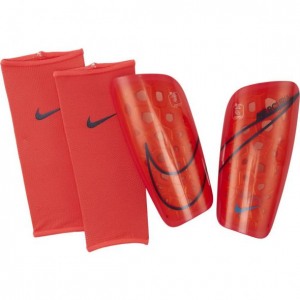 NIKE-MERCURIAL-LITE-SCHEENBESCHERMERS-ROOD-ZWART-€-25
